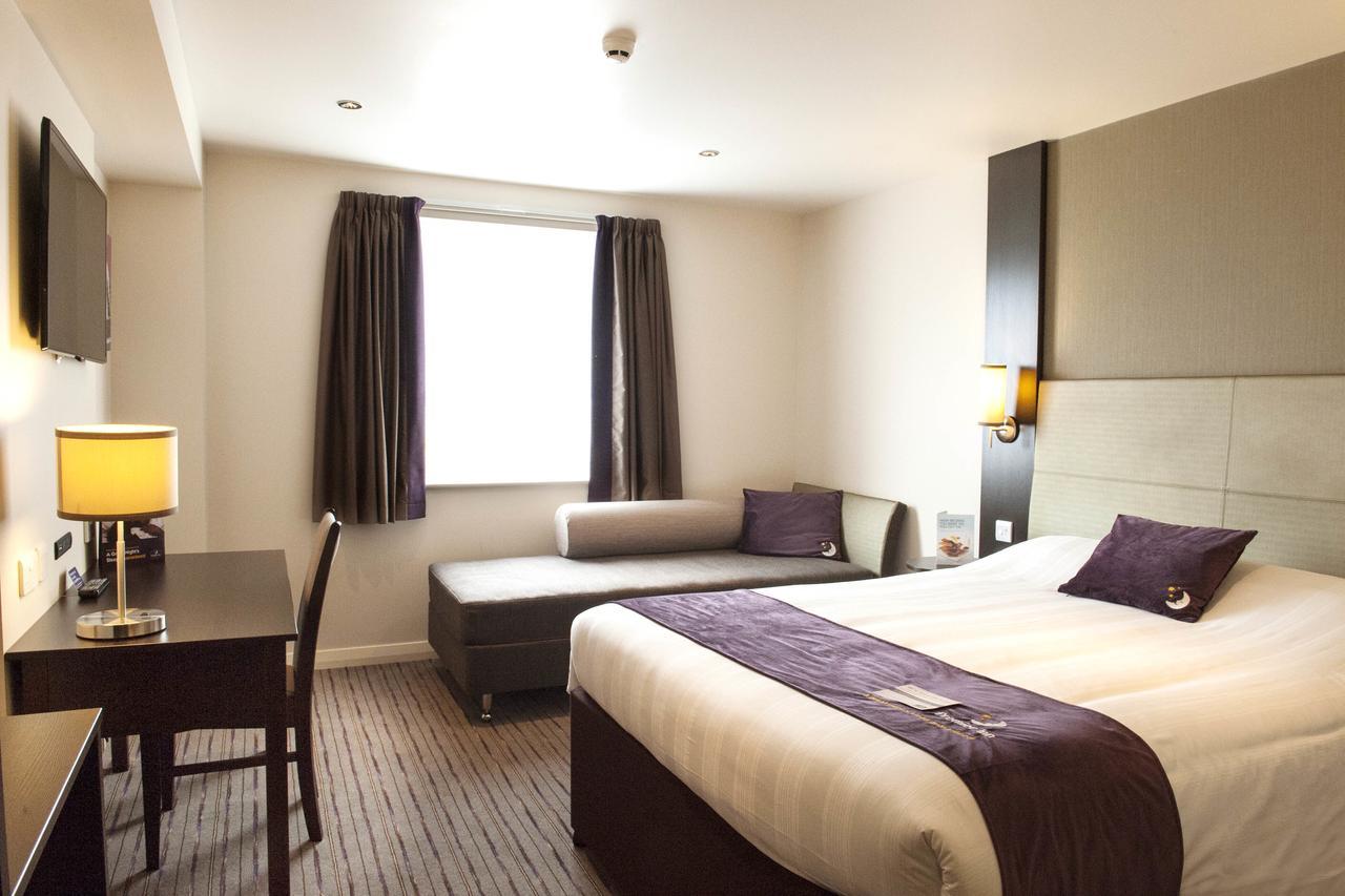 Premier Inn Southwark Borough High St Londyn Zewnętrze zdjęcie