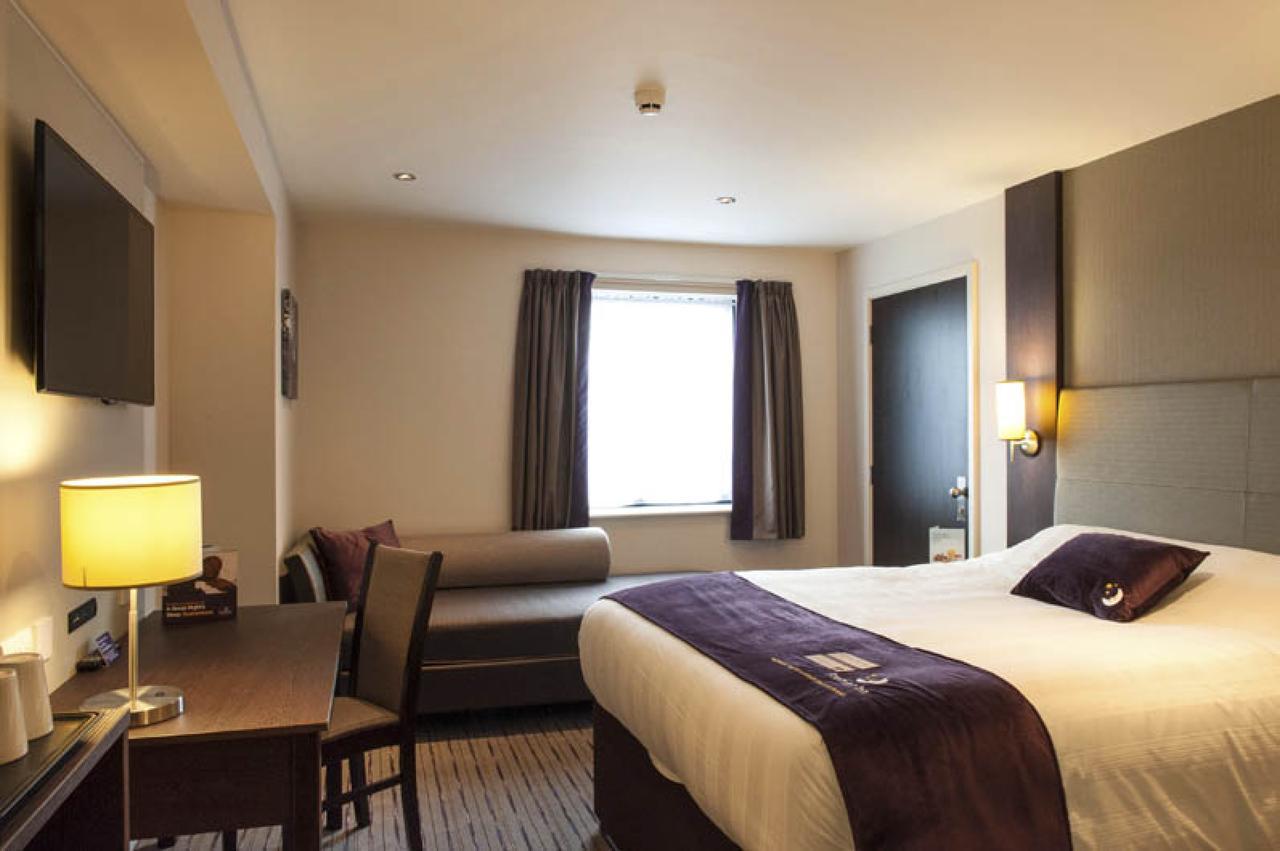 Premier Inn Southwark Borough High St Londyn Zewnętrze zdjęcie