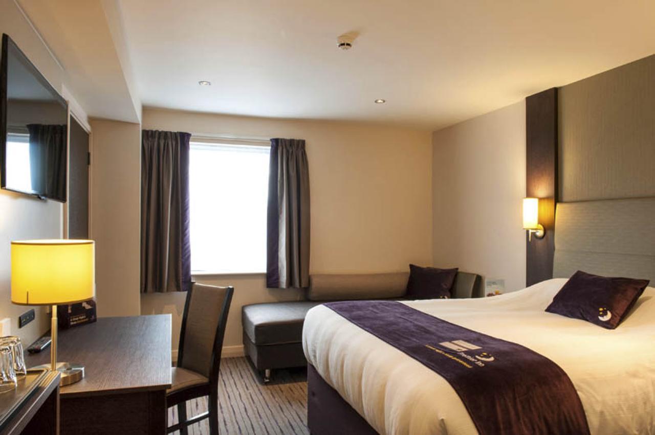 Premier Inn Southwark Borough High St Londyn Zewnętrze zdjęcie