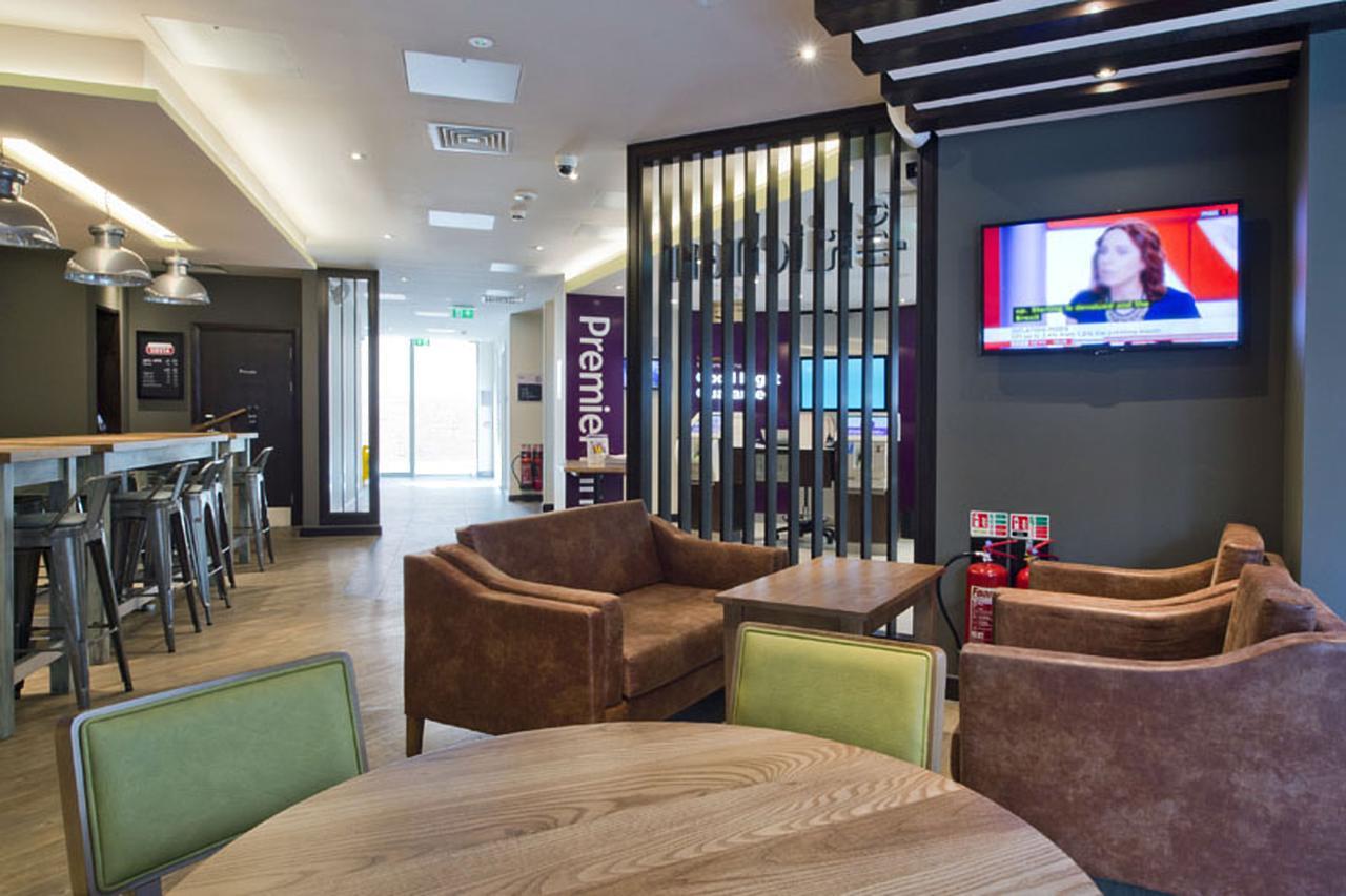 Premier Inn Southwark Borough High St Londyn Zewnętrze zdjęcie