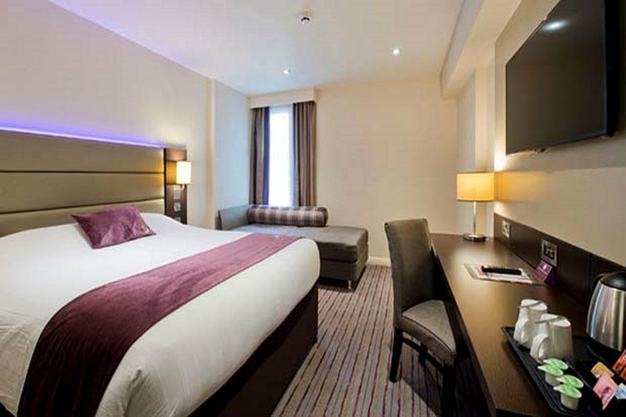 Premier Inn Southwark Borough High St Londyn Zewnętrze zdjęcie